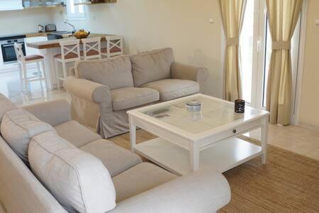 Michaela Apartment Gazi ภายนอก รูปภาพ